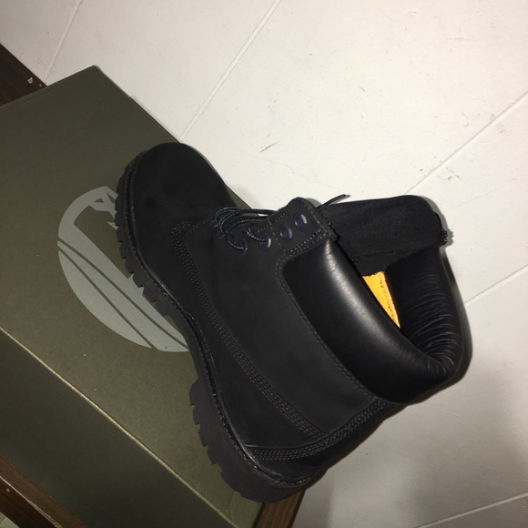 Black Timberland Boots for men. main image 4